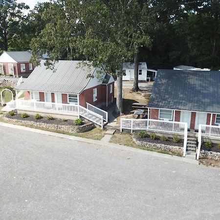 Early American Motel Aurora Екстериор снимка