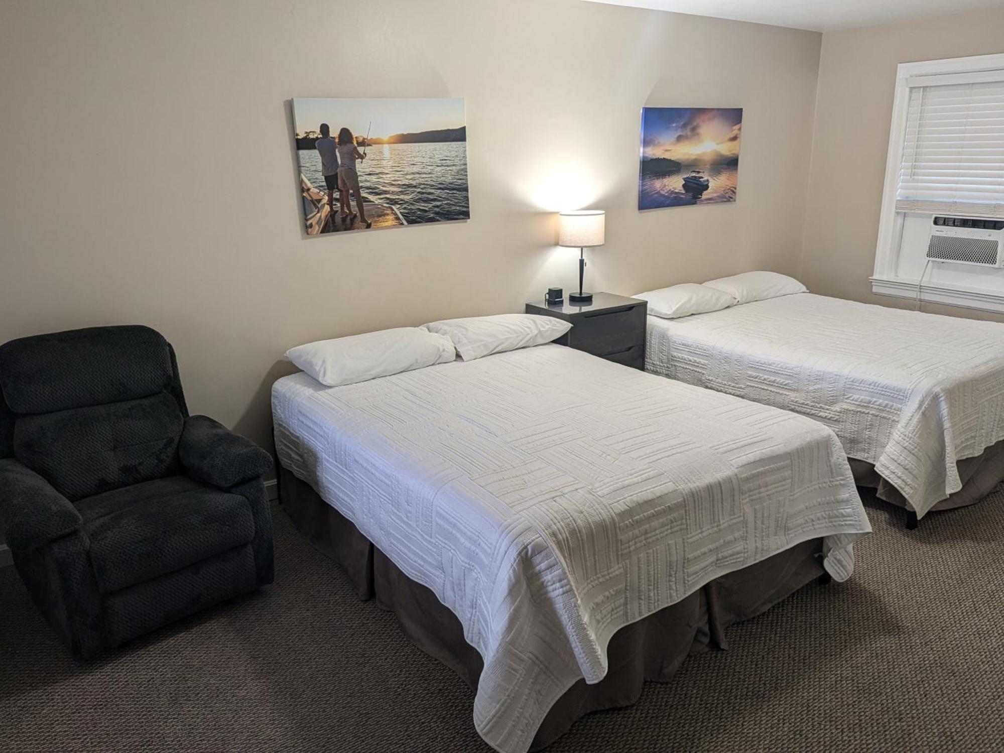 Early American Motel Aurora Екстериор снимка
